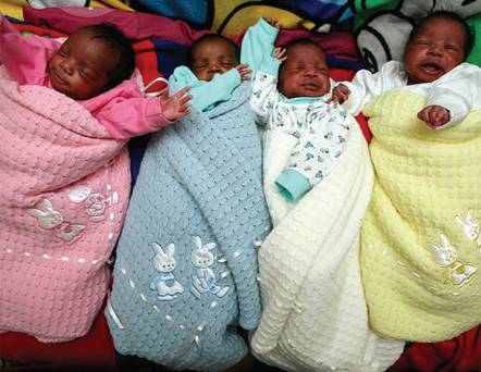 Woman Delivers Quadruplets After 20 Years Of Barreness