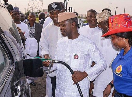 #FuelScarcity: Vice President, Yemi Osinbajo turns petrol station attendant in Lagos