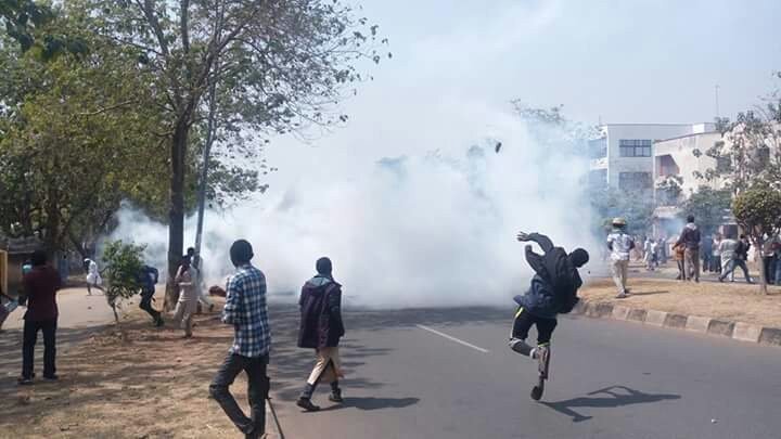 Police Teargas Protesting Shiite Members In Abuja
