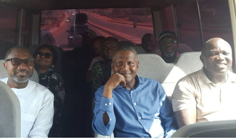 Video: Femi Otedola Enjoys Sunday Bus Ride With Governor Ambode And Aliko Dangote
