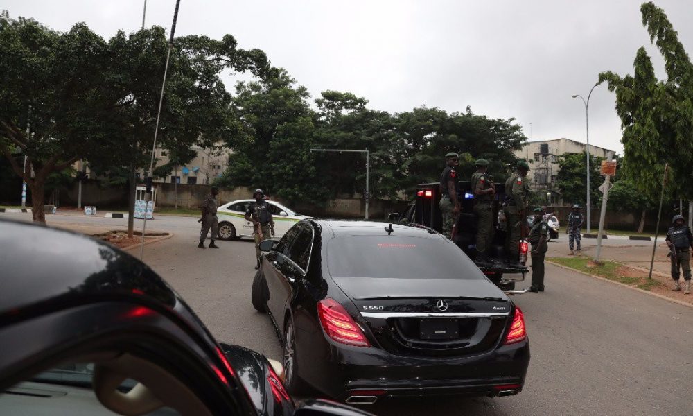 Police storm Saraki's Home In Abuja, Prevent Him From Honoring IG's Invitation(photos)