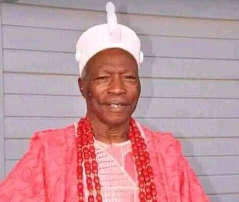 Mentally Deranged Man Stabs A King In Ekiti State, Oba Gbadebo Ogunsakin, To Death