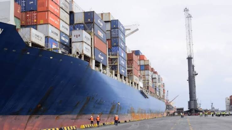 Nigerian Port Authority (NPA) receives its largest container vessel to ever land in the country.