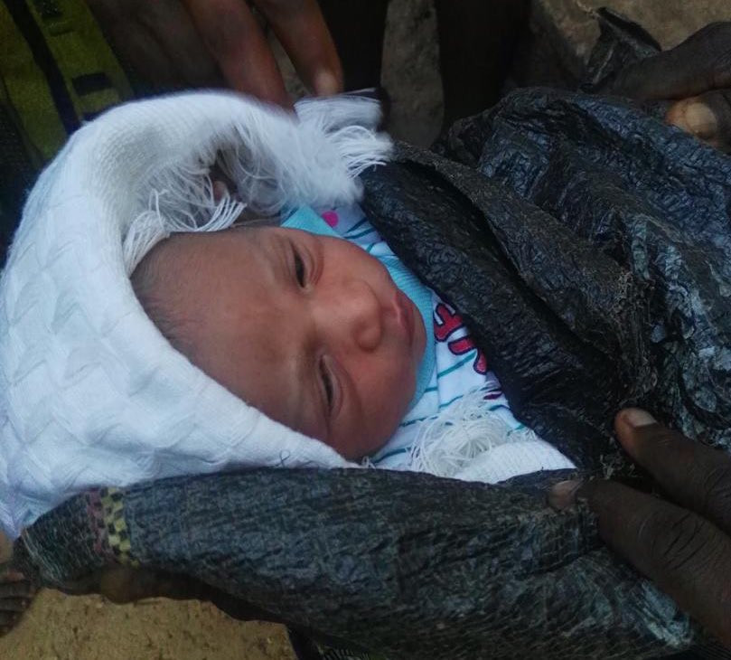 Abandoned Baby Boy Found In Sack By The Roadside In Akure