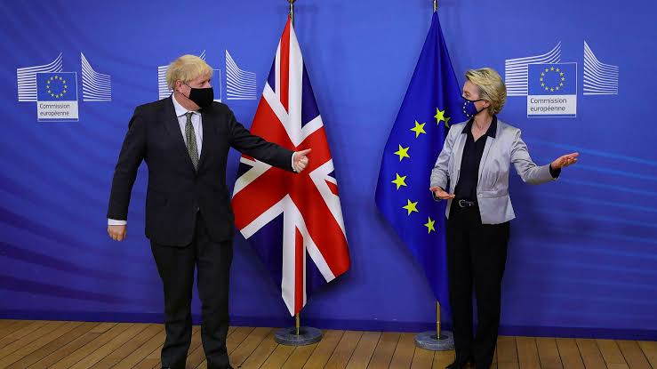 Boris Johnson and Ursula von der Leyen, who held talks in Brussels last week, had a ‘constructive and useful’ phone conversation on Sunday © AP