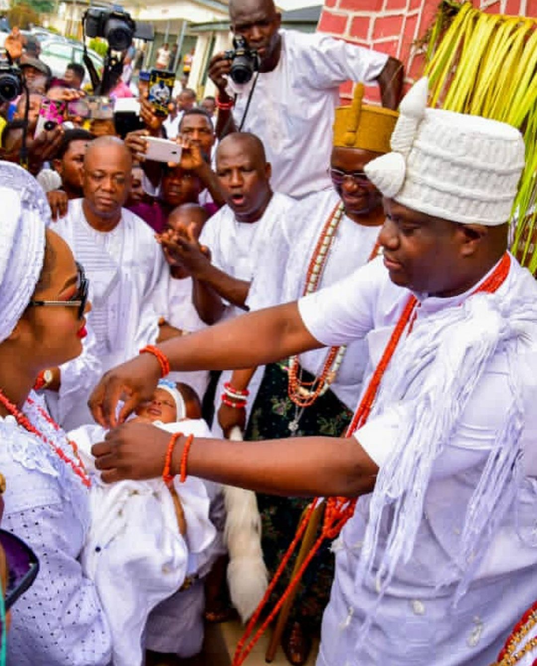 Ooni Of Ife Welcome Newborn Son And Wife, Queen Naomi To Palace Of Ile Oodua