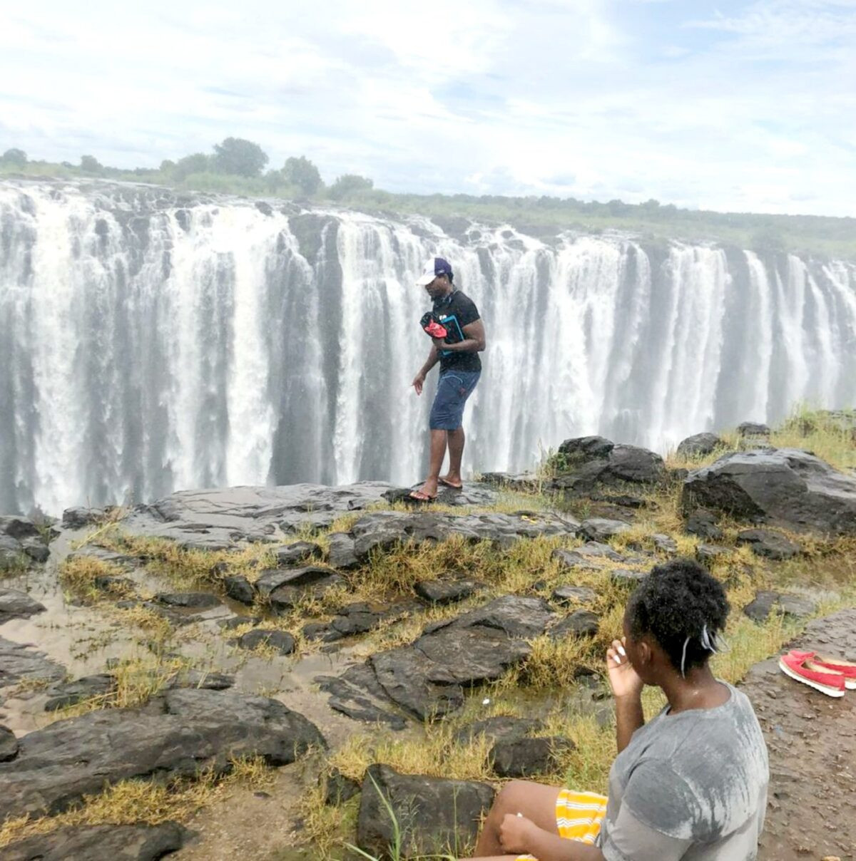 Tourist Falls To His Death Moments After Posing For Photo At The Cliff Of Victoria Falls In Zimbabwe