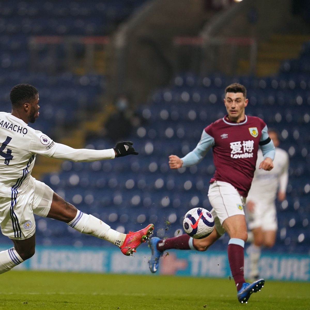 Burnley 1-1 Leicester: Kelechi Iheanacho’s Brilliant Goal Earns Leicester City 1 Point