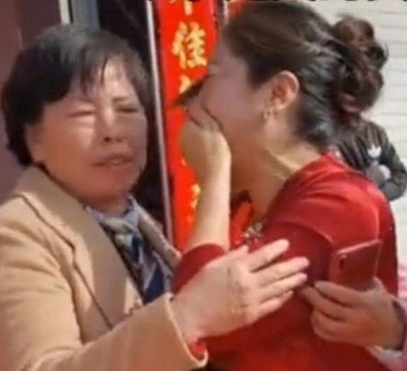 Woman Finds Out That Son's Bride Is Her Long-Lost Daughter On Their Wedding Day