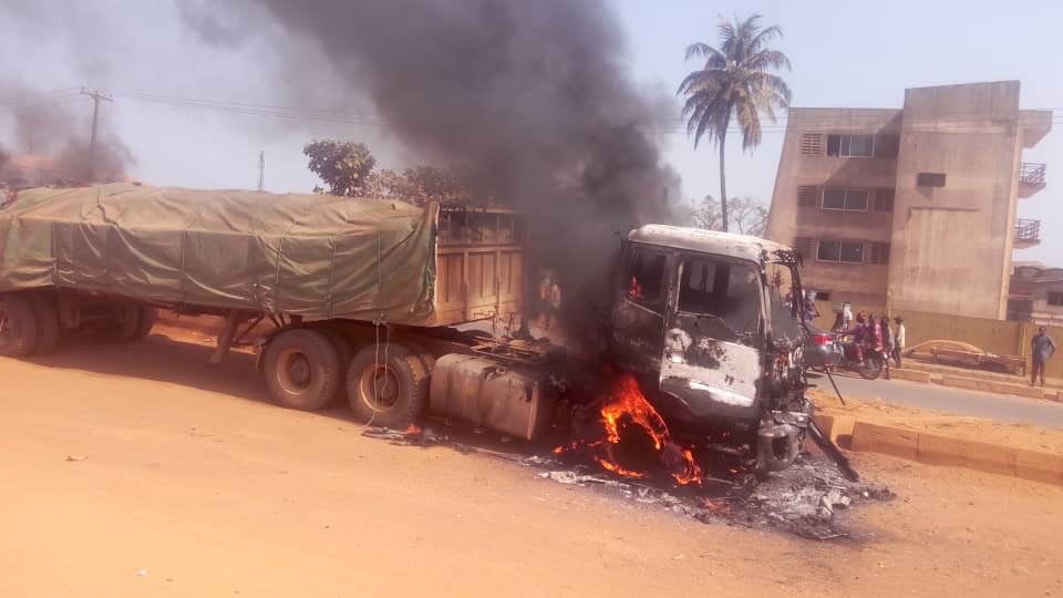 Angry Mob Set Dangote Truck Ablaze For Crushing Motorcyclist, Passenger To Death In Ogun