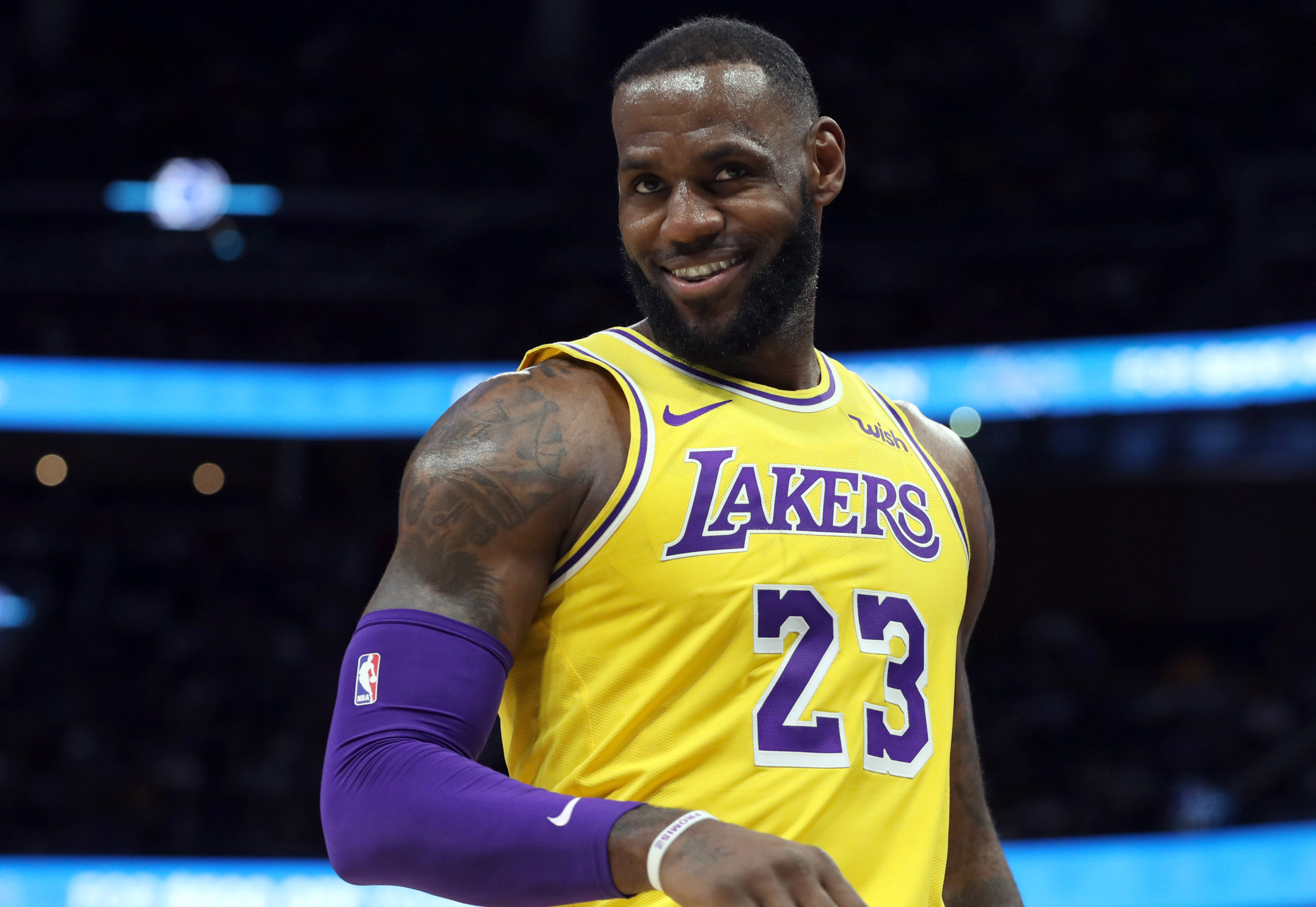 LeBron James Becomes First Active NBA Player With $1b In Career Earnings