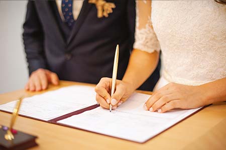 UAE Issues First Civil Marriage License For Non-Muslim Couple