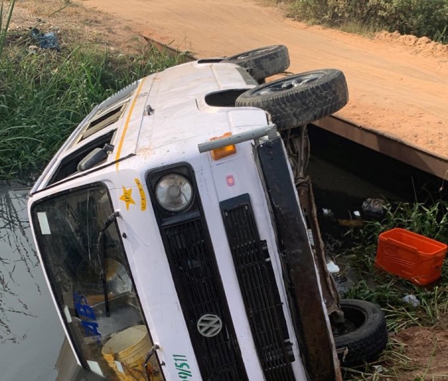 One Feared Dead As Bus Loaded With Passengers Falls Into Lagos Canal
