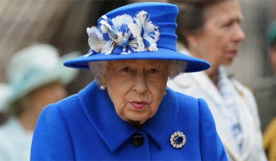 Queen Elizabeth Cancels Virtual Meeting As Mild COVID-19 Symptoms Persist