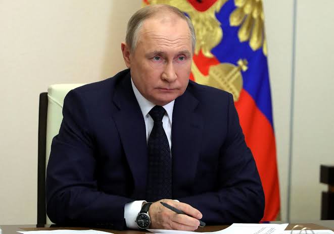 West Must Stop Supplying Weapons To Ukraine, Putin Tells Macron