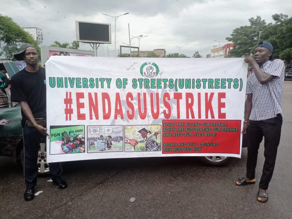UNIBEN Students Hit The Streets In Protest Against ASUU Strike